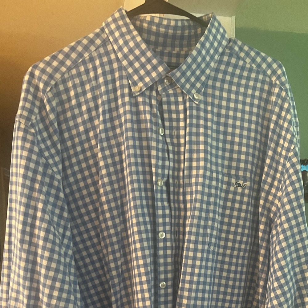 Vineyard Vines button down shirt
